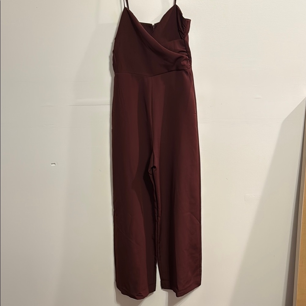 Chic Burgandy Jumpsuit with Spaghetti Straps and Wide-Leg Design